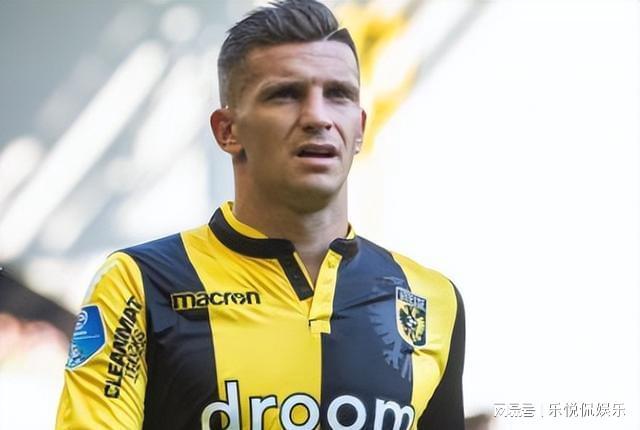 队协作且外 队协作且外